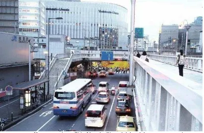 Gambar  1 :   Kawasan wisata Shin Umeda City adalah salah satu tempat wisata yang  menampilkan sisi lain Osaka yang mempesona