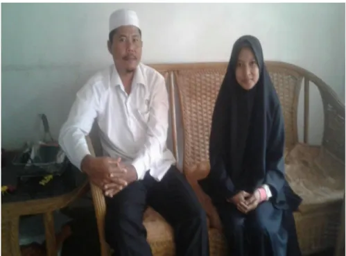 Gambar 1.7 Bersama Bapak Jumirin Sebagai Ketua Badan Kordinator Agama Islam di Kebun Huta Padang