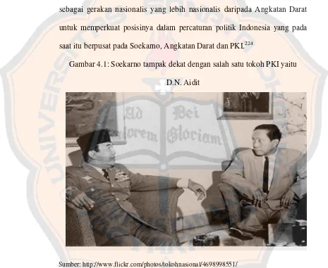 Gambar 4.1: Soekarno tampak dekat dengan salah satu tokoh PKI yaitu 
