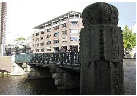 Gambar 2.5 Jembatan Keizersgracht di Vijzelstraat Amsterdam  (Sumber : Google image) 
