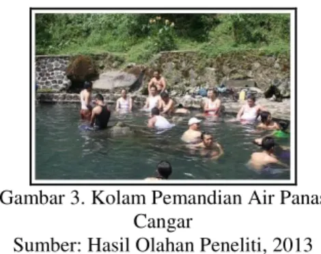 Gambar 2. Kolam Renang Di Wisata  Pemandian Air Panas Padusan  Sumber: Hasil Olahan Peneliti, 2013 