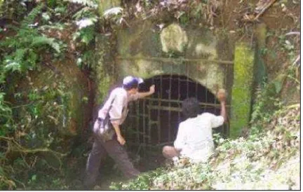 Gambar 10. Bekas terowong level tengah diSalido, Pesisir Selatan, Sumatera Barat(Hutamadi dan Usman, 2003)