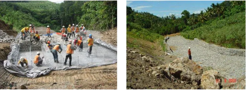 Gambar 13. Penanganan drainase lahan bekas tambang emas Mesel, Minahasa, Sulawesi Utara (Tain dkk.,2003)