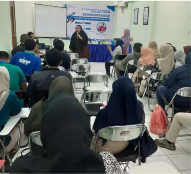 Gambar 3.  Foto kegiatan  Membangun Jiwa Kewirausahaan Di Era Milenial Bagi Mahasiswa  Institut Stiami  Kampus Tangerang Selatan