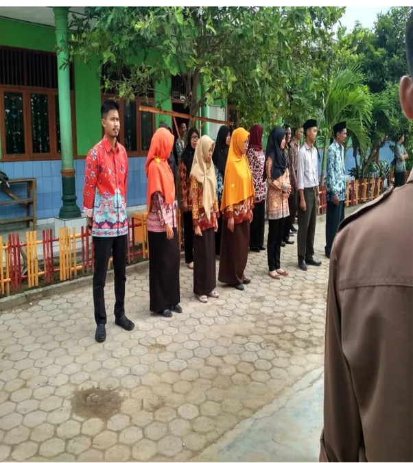 Foto Bersama Kepala Sekolah MTs Wathoniyah Islamiyah Titiwangi Lampung  Selatan 