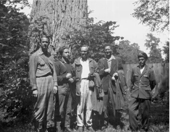 Fig. 2. During ﬁ eld studies (left to right): Zygmunt Tobolewski, Stanisław Lisowski, Jerzy Szweykowski, unidentiﬁ ed person,  forester (from the archive of Teresa Lisowska).