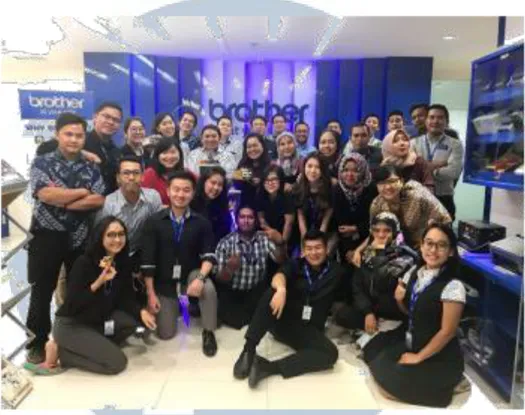 Foto bersama karyawan Brother Indonesia beserta seluruh pimpinan Brother  Indonesia saat surprise ulang tahun salah satu karyawan 