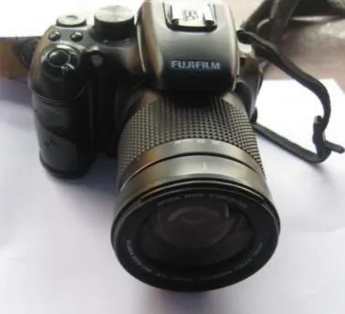 Gambar 3.3. kamera DSLR FujiFilm FinePix S100FS 