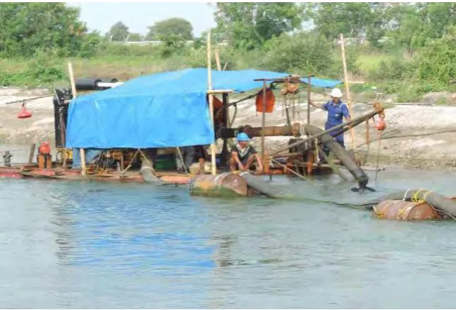 Gambar 2.10 Suction Dredger 