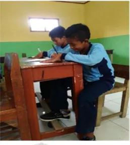 Gambar 1.2. Proses Belajar di SMP Al Kautsar Bekasi  Sumber : SMP Al Kautsar Bekasi 
