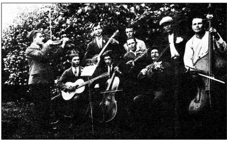 Foto 4. Karutsi Jäts. Vasakult: Hans Karu, Hendrik Karu, Jaak Israel, Ernst Vene, Juhan Karu, Jaak Karu ja Juhan Kadak