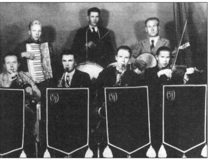 Foto 1. Tali Põllumeeste Seltsi jazzorkester  1930. aastate teisel poolel. Ees vasakult: