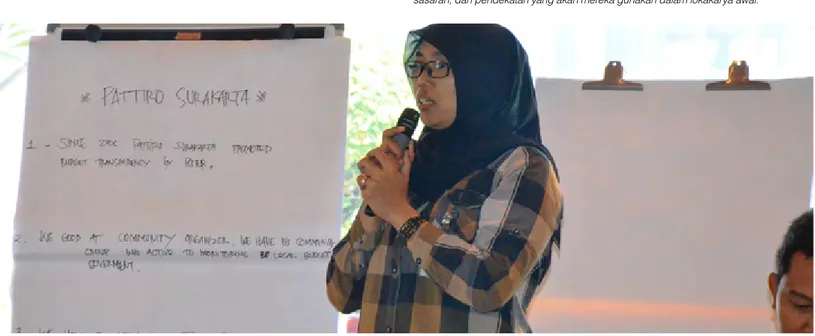 Gambar 7.  Dyah Ayu dari Pattiro memperkenalkan organisasi, proposal proyek,  sasaran, dan pendekatan yang akan mereka gunakan dalam lokakarya awal.