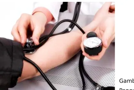 Gambar 2.3 Pengukuran   tekanan darah secara auskultasi