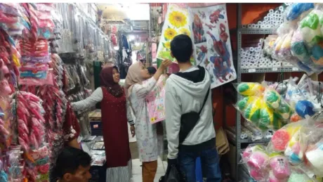 Gambar 3. Pengadaan Dekorasi Dinding 