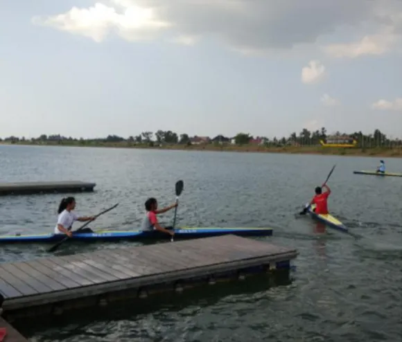 Foto Latihan Dayung di Danau  Jakabaring Sport  Center (JSC) Foto bersama dengan Atlet Dayung Putri 