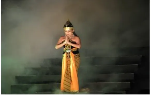Gambar 7. Adegan Shinta Obong dalam Sendratari Ramayana Prambanan  (Foto. Widiya, 2012) 