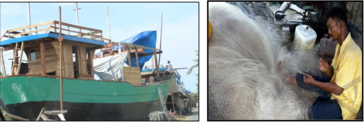 Gambar 1. Nelayan yang Sedang Membuat Kapal dan Memperbaiki Jaring   Sumber: Hasil Observasi, 2014 