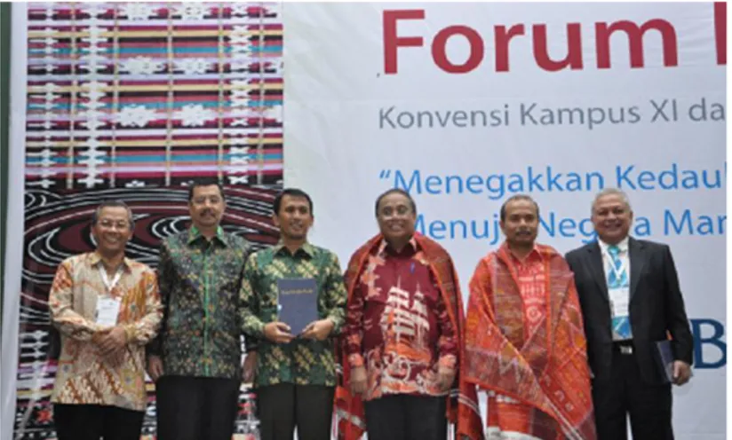 Foto bersama Ketua FRI 2014, Wakil Gubernur dan, Gubernur  Sumut, Menko Kemaritiman, Menteri Bappenas dan Rektor USU 