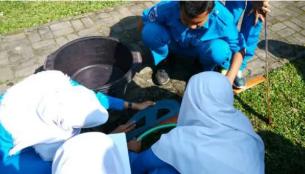 Foto saat praktikum Fisika materi Gerak Parabola 