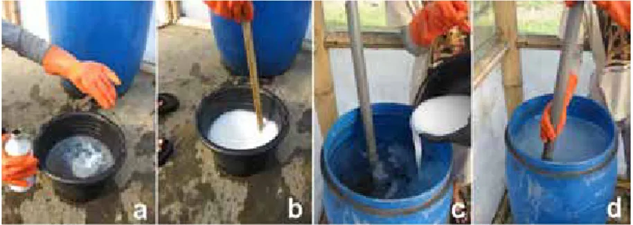 Gambar 7.    Proses pembuatan larutan semprot untuk power sprayer :  (a) pestisida diencerkan dalam wadah berisi air, (b)  dilakukan pengadukan sampai merata, (c) larutan  pestisida dituangkan ke dalam drum berisi air, dan (d)  dilakukan pengadukan sampai 