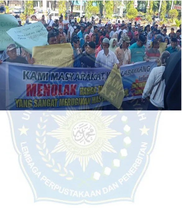 Gambar 5.3 Ratusan Wwarga Kecamatan Labakkang menggelar aksi  demo di kantor DPRD Pangkep 