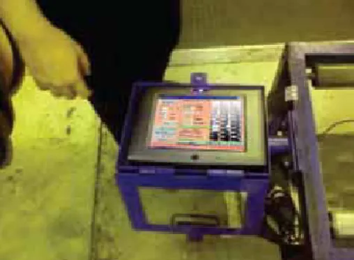 Gambar 2. Pembacaan barcode di ban oleh Barcode  Fix Scanner yang terhubung ke Industrial PC
