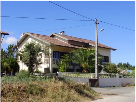 fig. 11 - Casa na Rua Central - zona Oeste da aldeia 