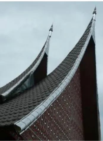 Gambar 2.4 Atap Rumah Gadang yang Berbahan Genteng Metalik 