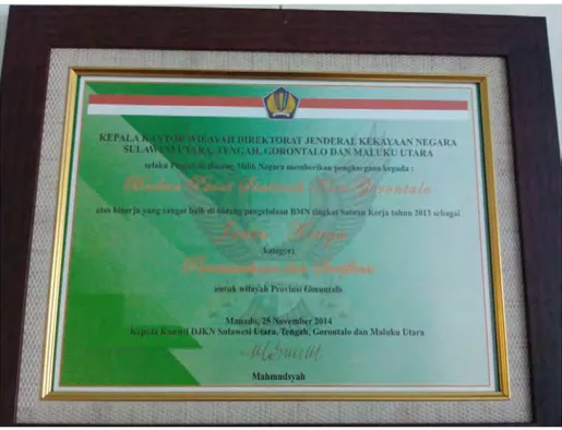 Gambar 1. Piagam Penghargaan dari Kanwil Ditjen Kekayaan Negara sebagai Juara III Kategori  Penatausahaan dan Sertifikasi Pengelolaan BMN se Wilayah Provinsi Gorontalo, 