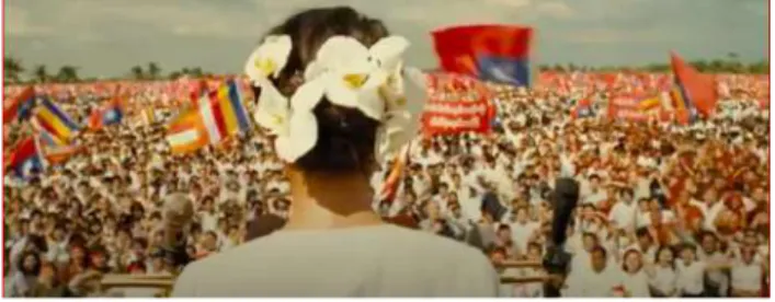 Gambar 2. Salah satu scene di film The Lady, Ketika Aung  San Suu Kyi sedang orasi dan masyarakat sangat antusias.