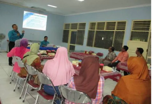 Gambar 2. Peserta program antusias mengikuti pelatihan e-commerce 