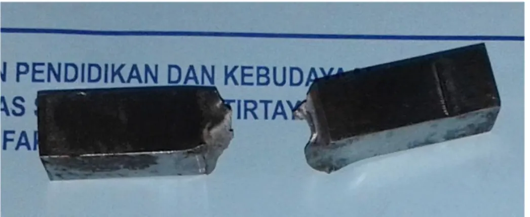 Gambar 4.3 Bentuk Patahan Baja Kapal LRA Sampel I