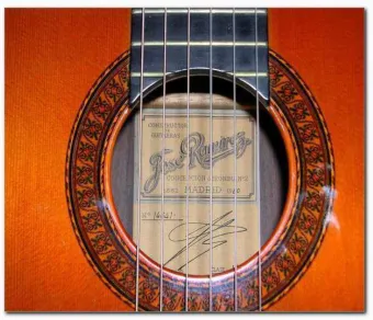 Gambar 36. Gitar Jose Ramirez 