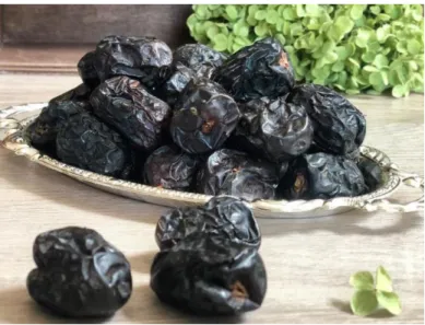 Gambar Kurma Ajwah  Sumber: https://www.tagar.id/ 