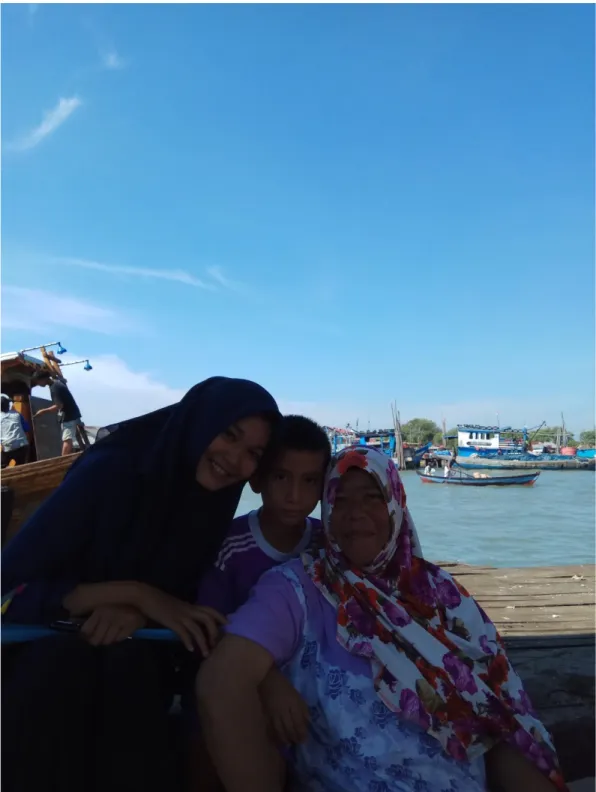 Gambar 04 : Foto bersama Ibu Rida Sari dan Ananda Wan (anak), 1 dari 10  informan yang penulis teliti 