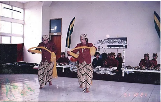 Gambar	3.11	Contoh	musik	fungsional	dari	daerah	Sunda-musik	gamelan	sebagai	iringan	tari