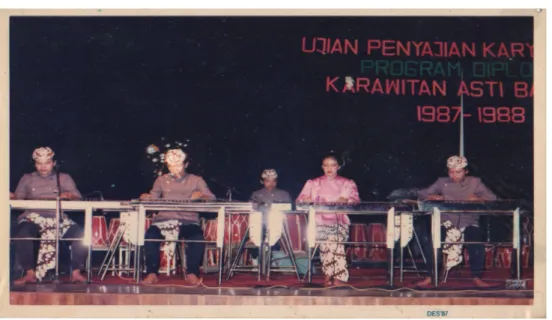Gambar	3.12	Contoh	musik	seni	dalam	pertunjukan	kacapi	siter	dari	daerah	Sunda