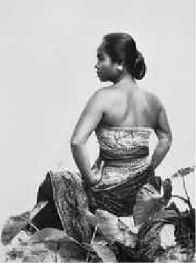 Gambar 1. Women in Traditional Javanese dress, ca.  1934 4