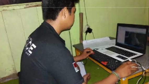 Gambar 4. Proses digitasi jaringan jalan. 