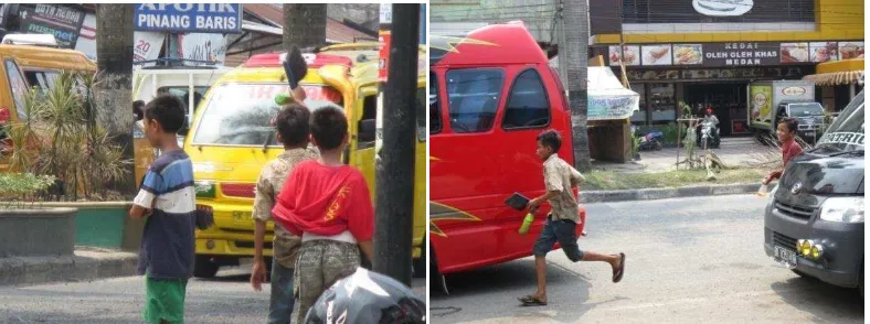Gambar 5. Aktifitas Anak-anak Penyapu Angkot Saat Bekerja di Tepi Jalan Pinang Baris Medan Sunggal