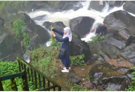 Gambar h. Sampah menumpuk 