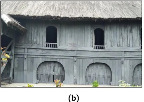 Gambar 3. Ornamen Dinding Depan   Ornamen  yang  paling  menonjol  pada  sebuah  rumah  gadang  adalah  ukiran