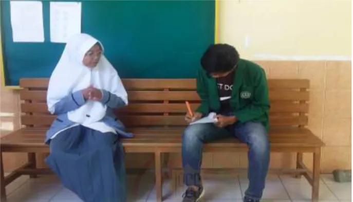 Gambar 1.2 Wawancara dengan ketua OSIS Madrasah Aliyah Negeri 2 Soppeng Keyrina Adinda 