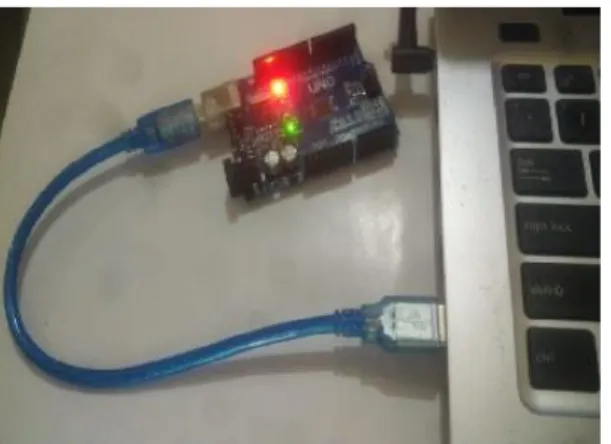 Gambar 3. Arduino Uno terhubung dengan USB ke Laptop 