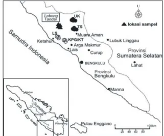 Gambar  2.  Peta  penyebaran  batuan  vulkanik  di  pulau  Sumatera  yang  menunjukkan  dua  kisaran  umur  berbeda,  tetapi menempati wilayah yang sama