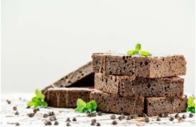 Gambar 2. Membuat Brownies 