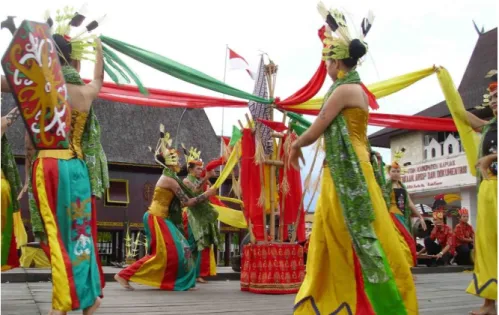 Gambar 2.11. Tari Manasai 