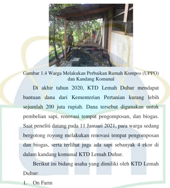 Gambar 1.4 Warga Melakukan Perbaikan Rumah Kompos (UPPO)   dan Kandang Komunal 