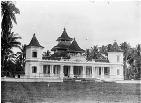 Gambar  3 . Masjid A gung Manonjay a, diperkirakan difoto sekitar  tahun  1890 – 1921 Sumber: collectiv e.tropenmuseum.nl 
